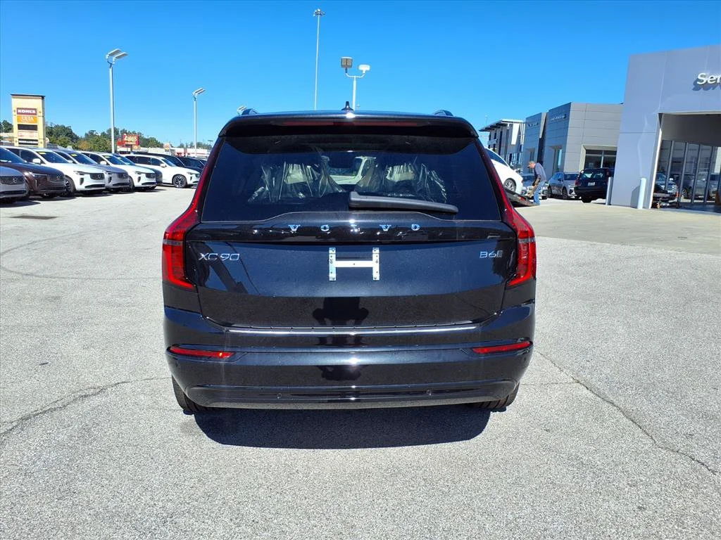 New 2027 Onyx Black Volvo Ultra Dark Theme image 4