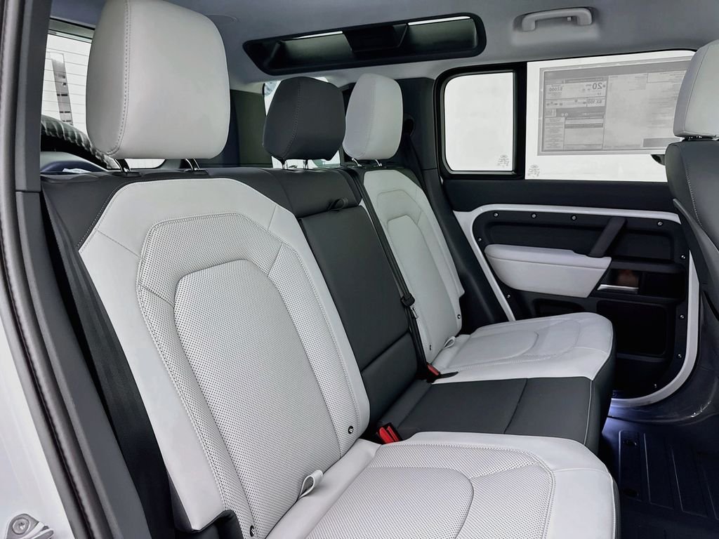 New 2026 Fuji White Land Rover X-Dynamic SE image 28