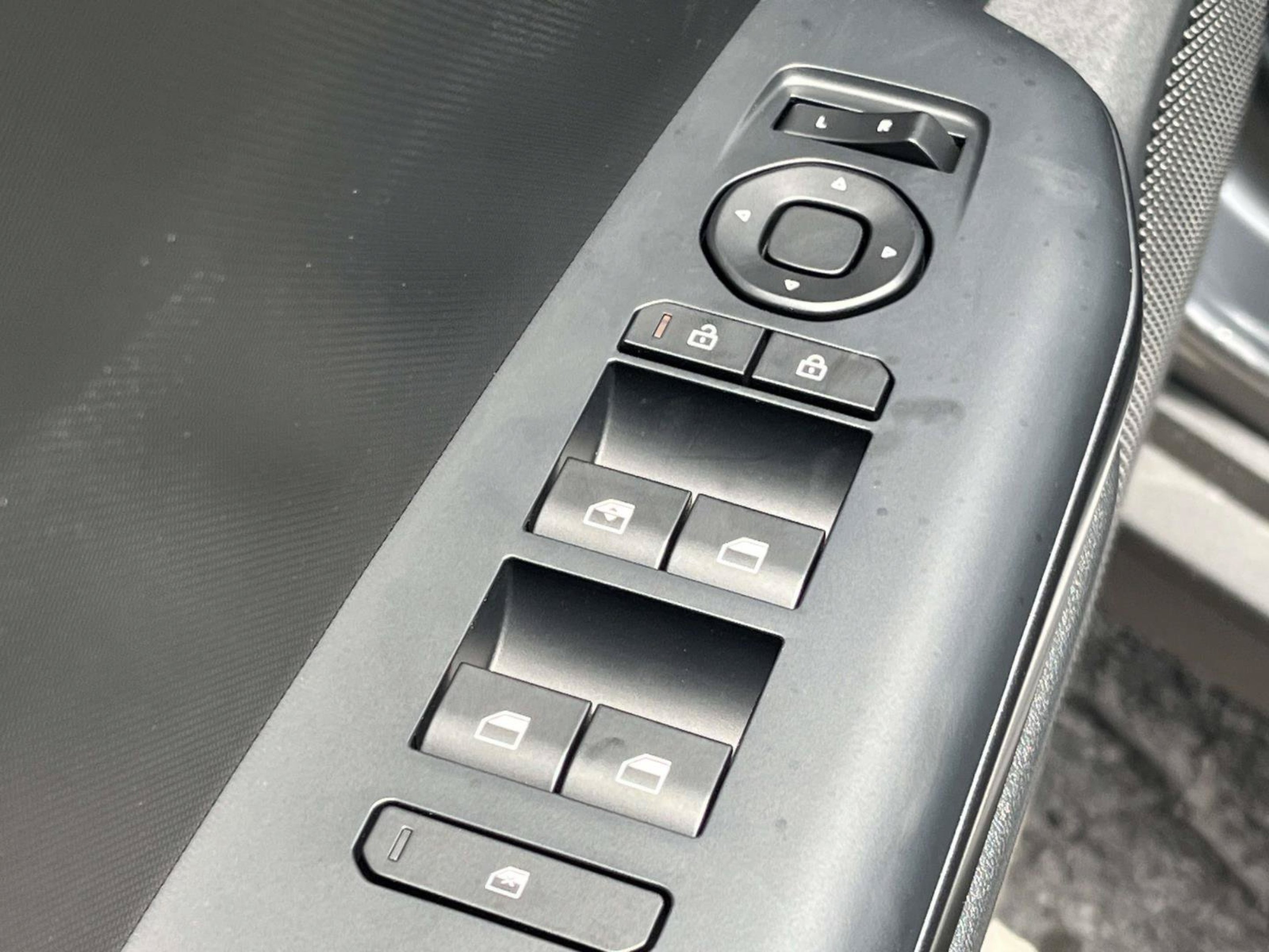 New 2026 Steel Gray Kia LXS image 22