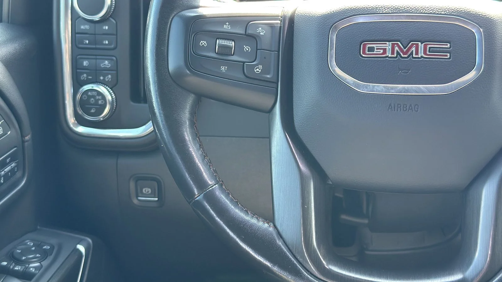 Used 2022 Black GMC AT4 image 14