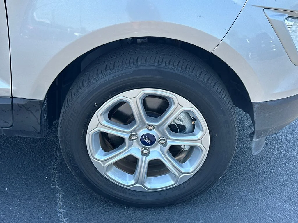 Used 2020 Silver Ford SE image 12