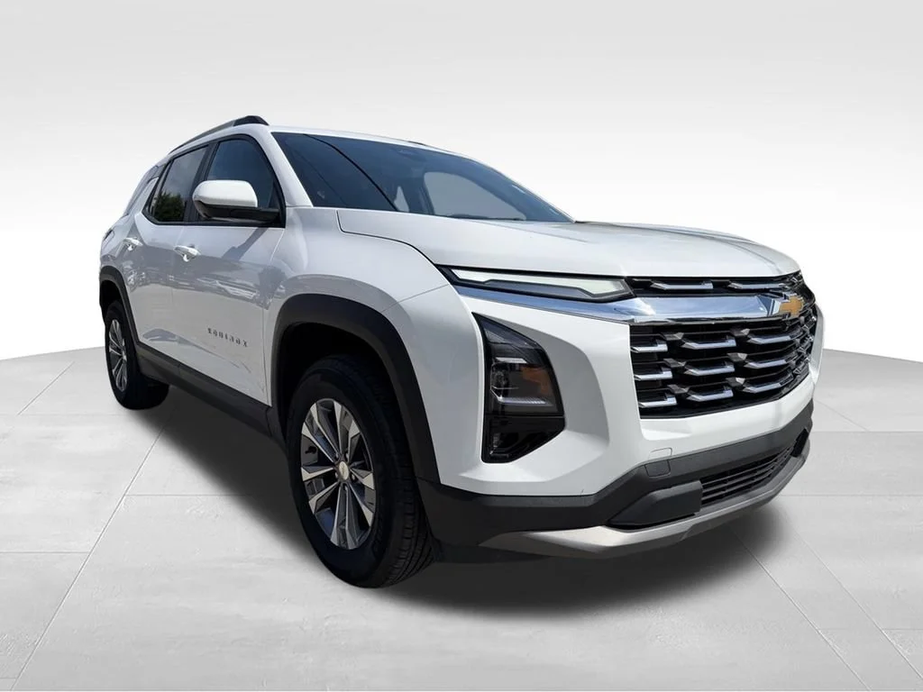 Used 2025 Summit White Chevrolet LT image 7