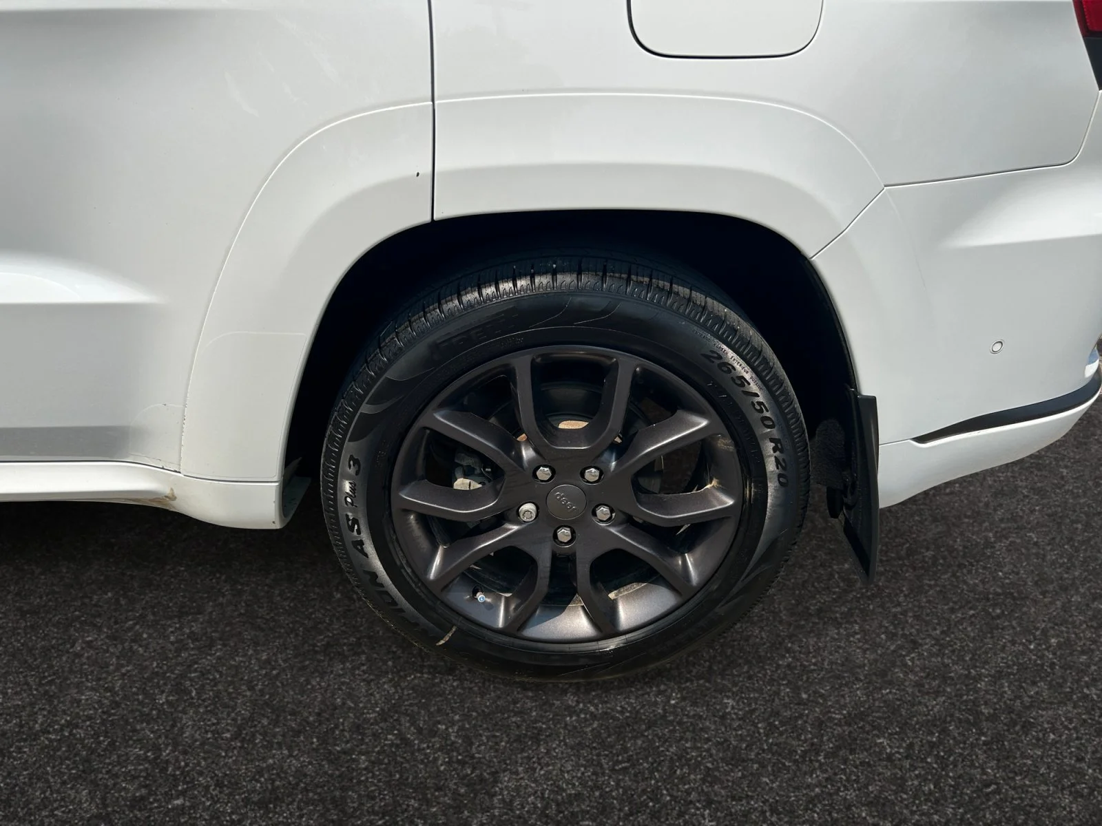 Used 2021 White Jeep OVERLAND HIGH ALTITUDE EDITION image 9