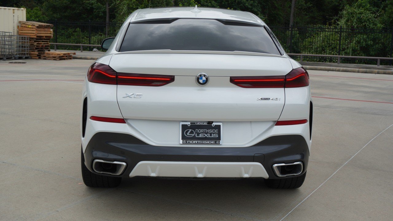 Used 2022 White BMW xDrive40i image 7