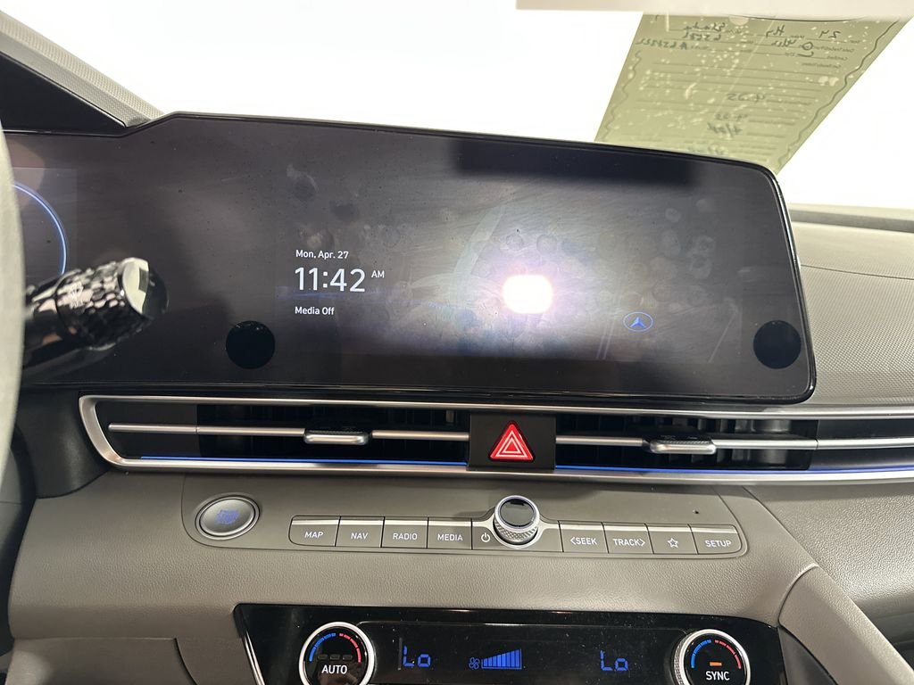 2024 Hyundai Elantra SEL - Photo 18