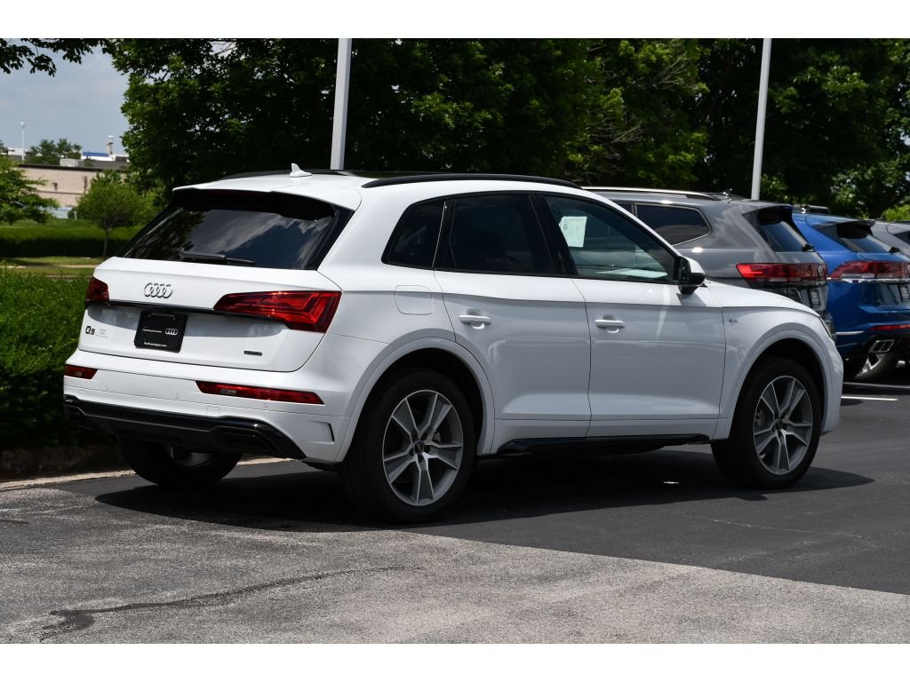 Used 2025 Glacier White Metallic Audi S line Premium image 4