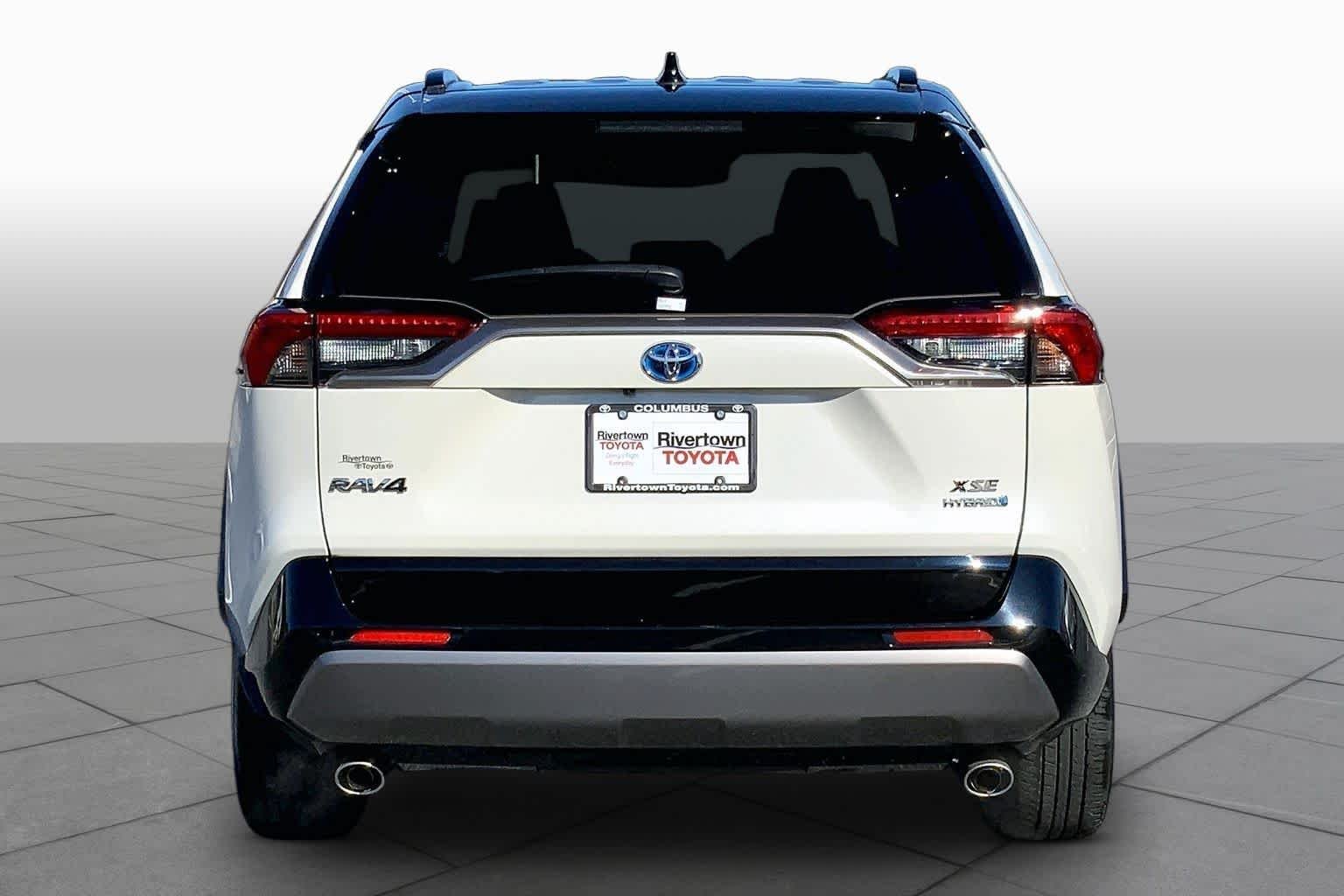 Certified Used 2020 Blizzard Pearl w/Midnight Black Roof Toyota Hybrid XSE image 5