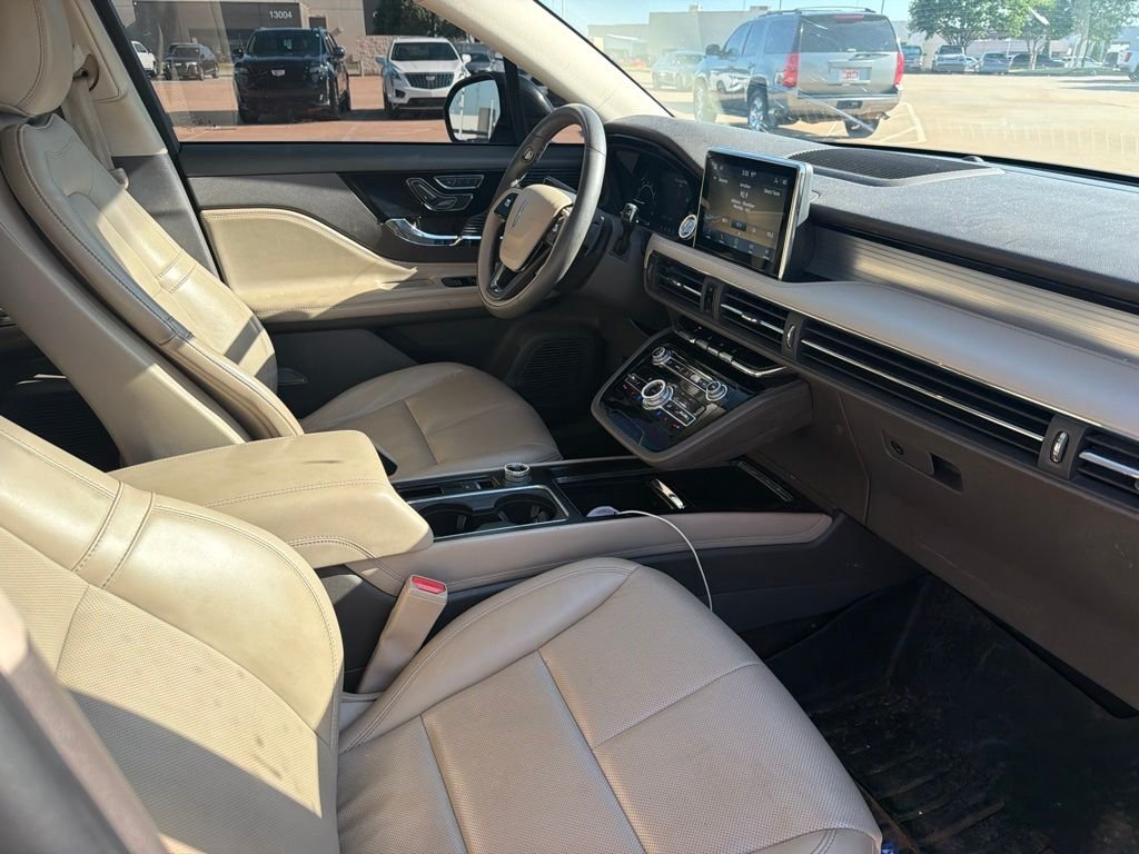 Used 2022 Gray Lincoln Standard image 9