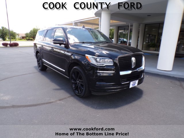 Used 2023 Infinite Black Metallic Lincoln Reserve image 1