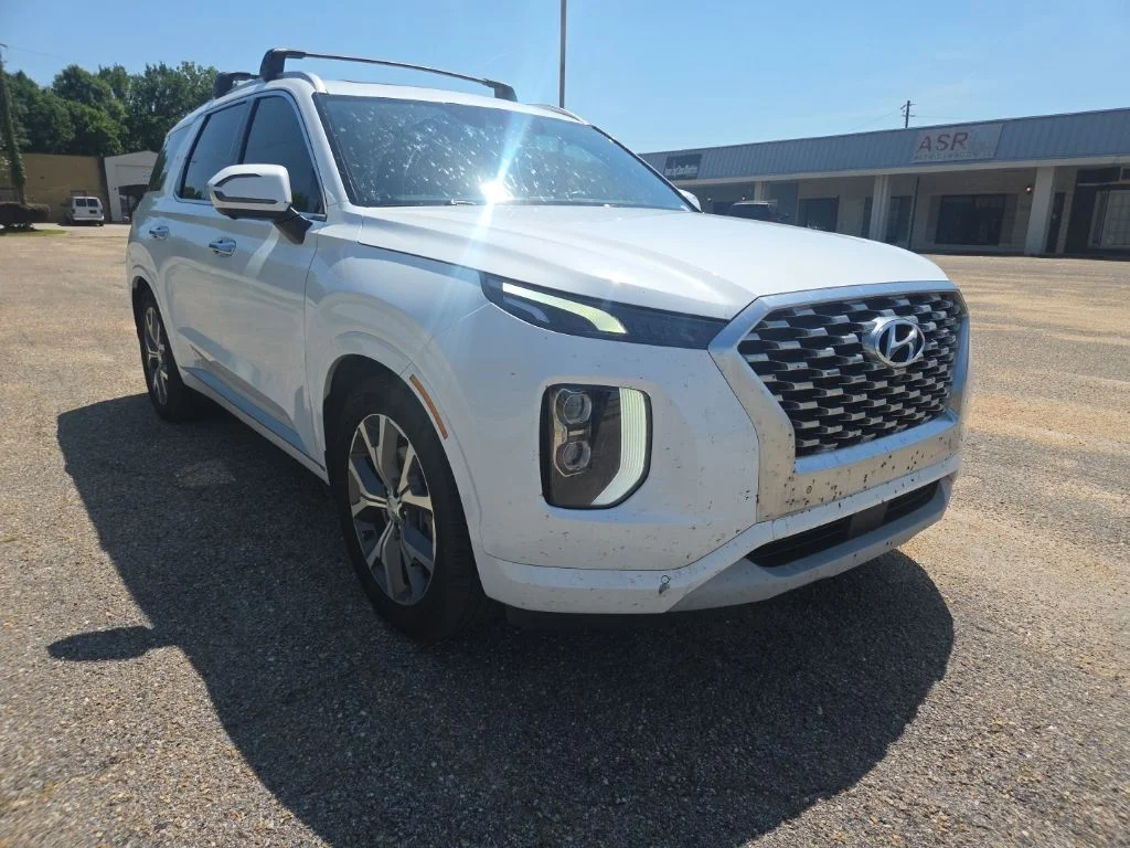 Used 2022 Hyper White Hyundai Limited image 1