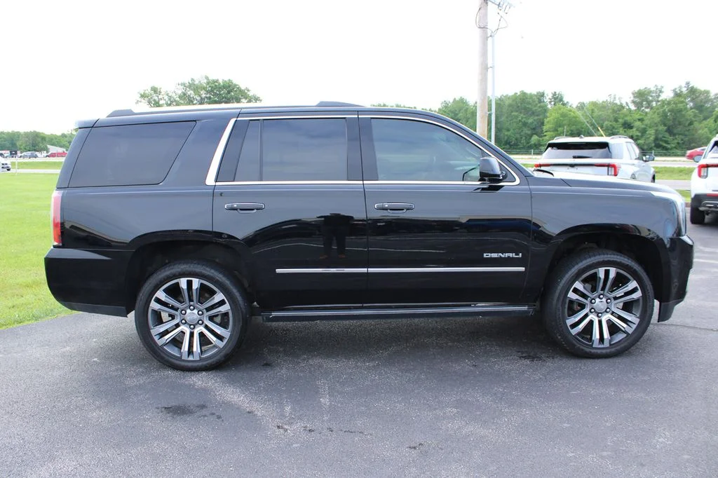 Used 2017 Onyx Black GMC Denali image 16
