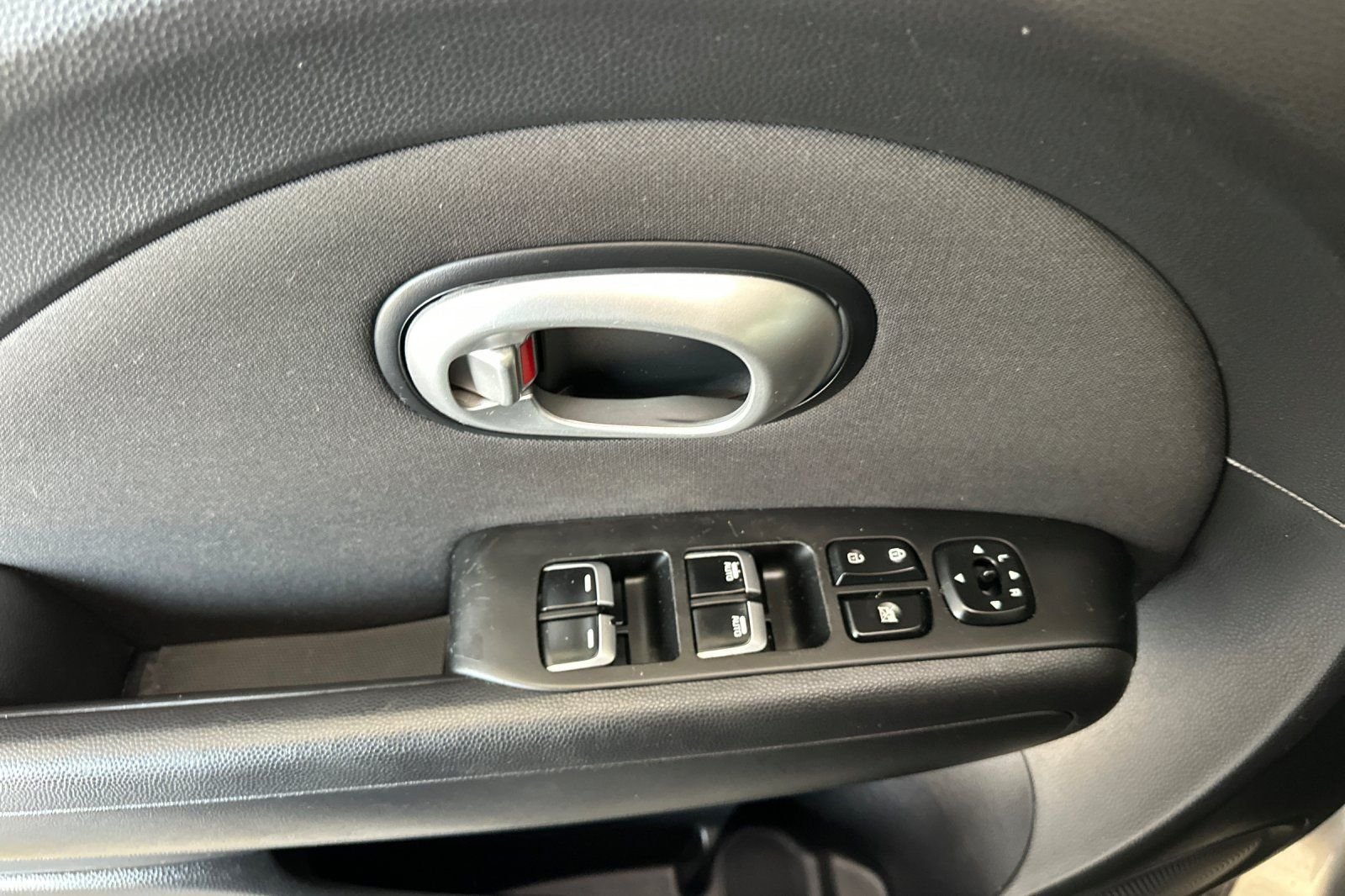 Used 2019 Gray Kia Plus image 11
