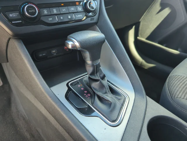 Used 2020 White Kia LX image 37
