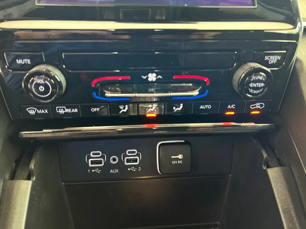 Used 2025 Black Jeep Laredo image 45