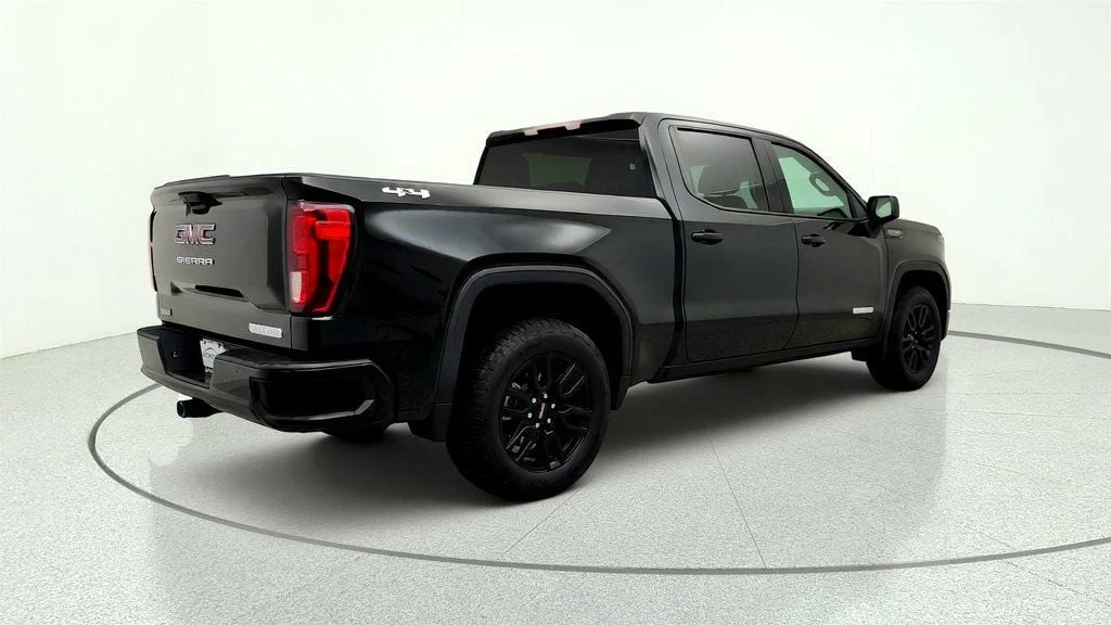 Used 2023 Onyx Black GMC 4WD Crew Cab 147