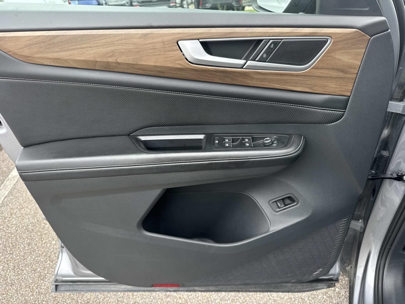 2024 Volkswagen Atlas SE w/Tech - Photo 19