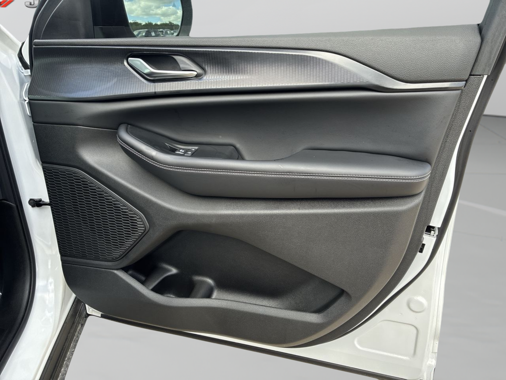 New 2025 White Jeep Laredo X image 30