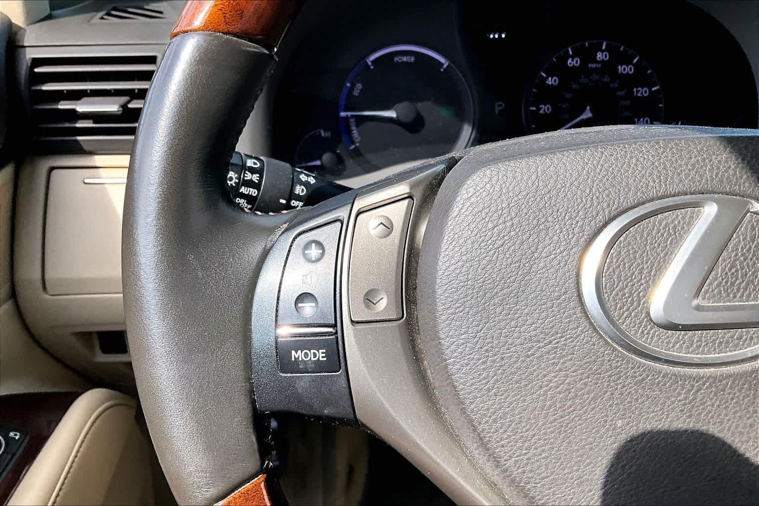 Used 2013 Fire Agate Pearl Lexus  image 23