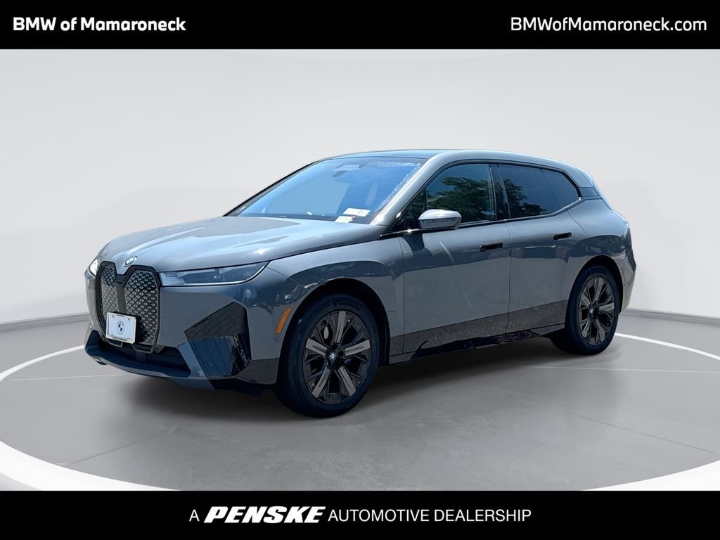 Certified Used 2024  BMW xDrive50 image 1