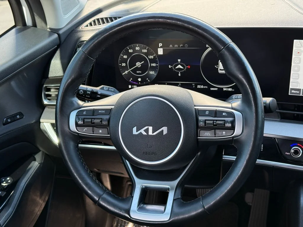 Used 2023 White Pearl Kia SX-Prestige image 21