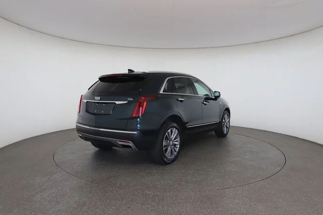 Used 2025 Green Cadillac Premium Luxury image 18