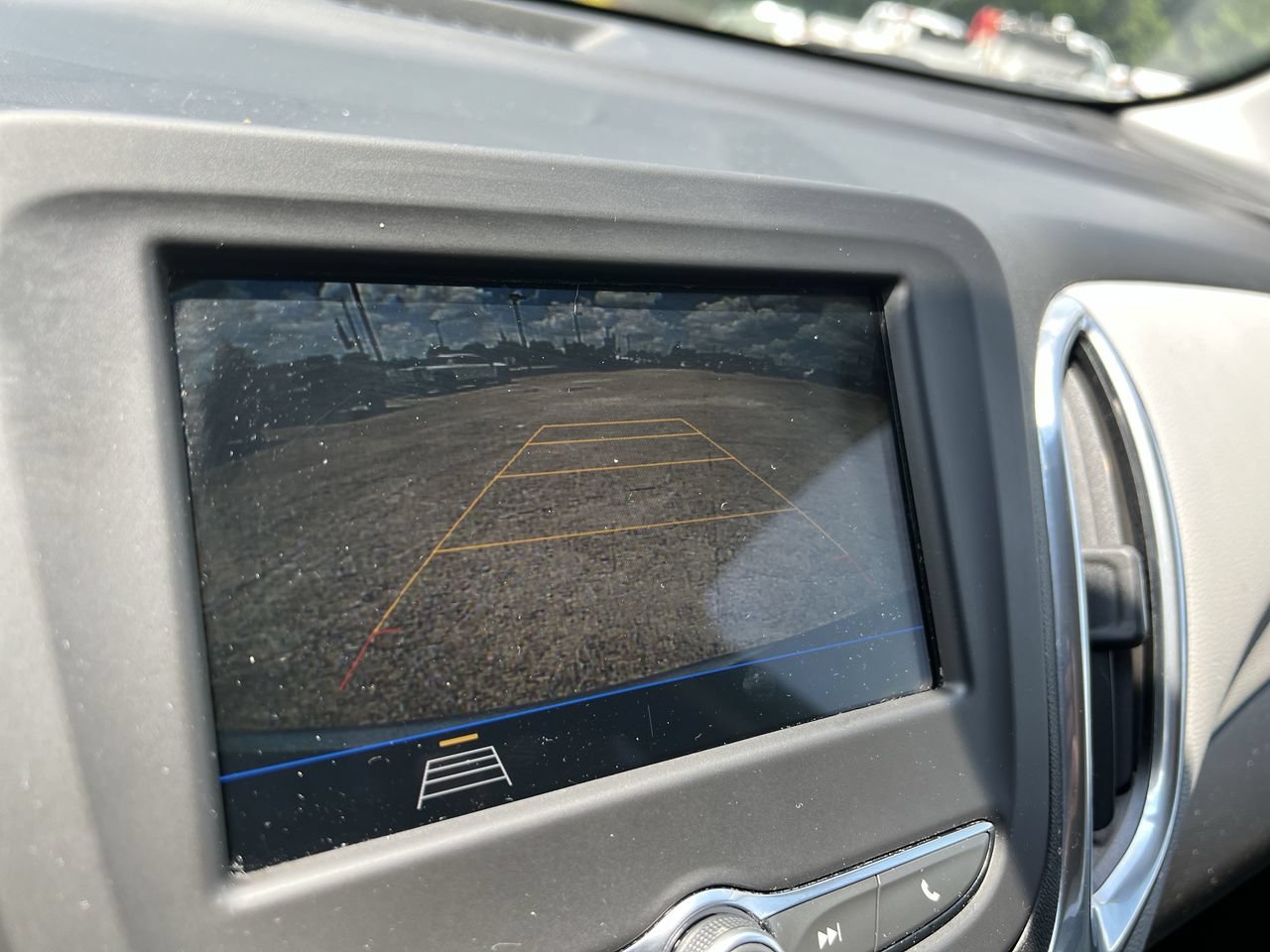 Used 2019 SILVER ICE METALLIC Chevrolet LT image 15