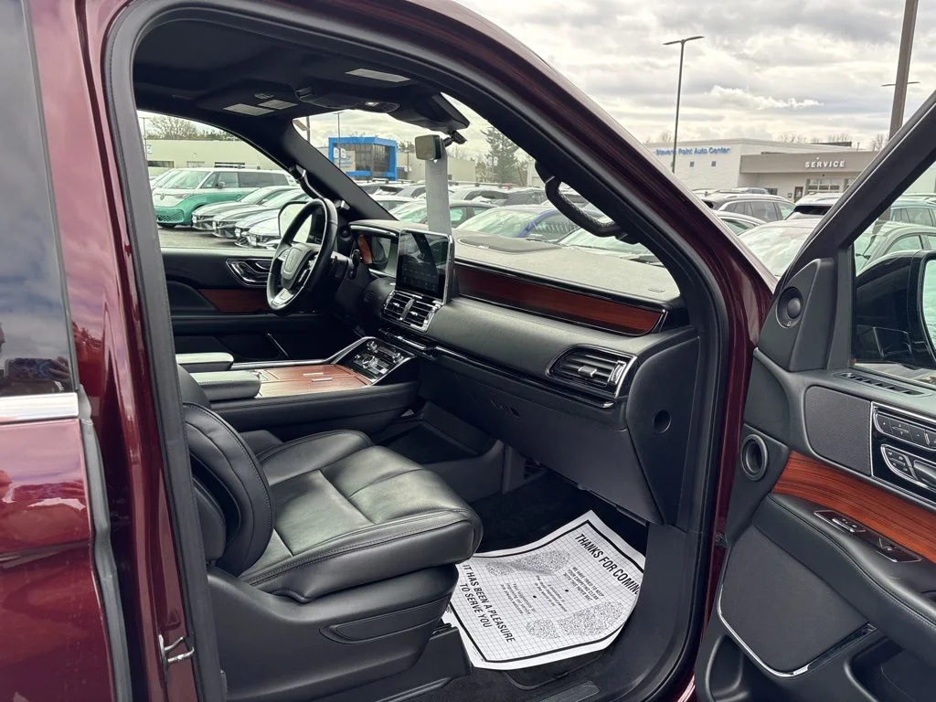 Used 2018 Burgundy Velvet Metallic Tinted Clearcoat Lincoln Select image 34