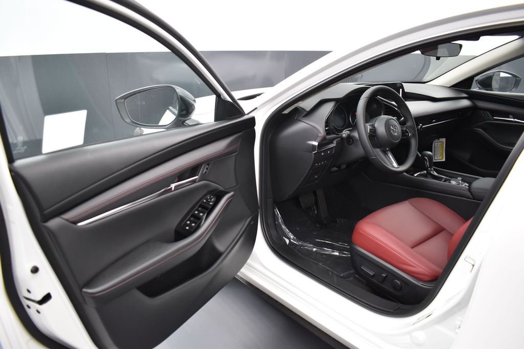 New 2026 Snowflake White Pearl Mazda 2.5 S Carbon Edition AWD image 5