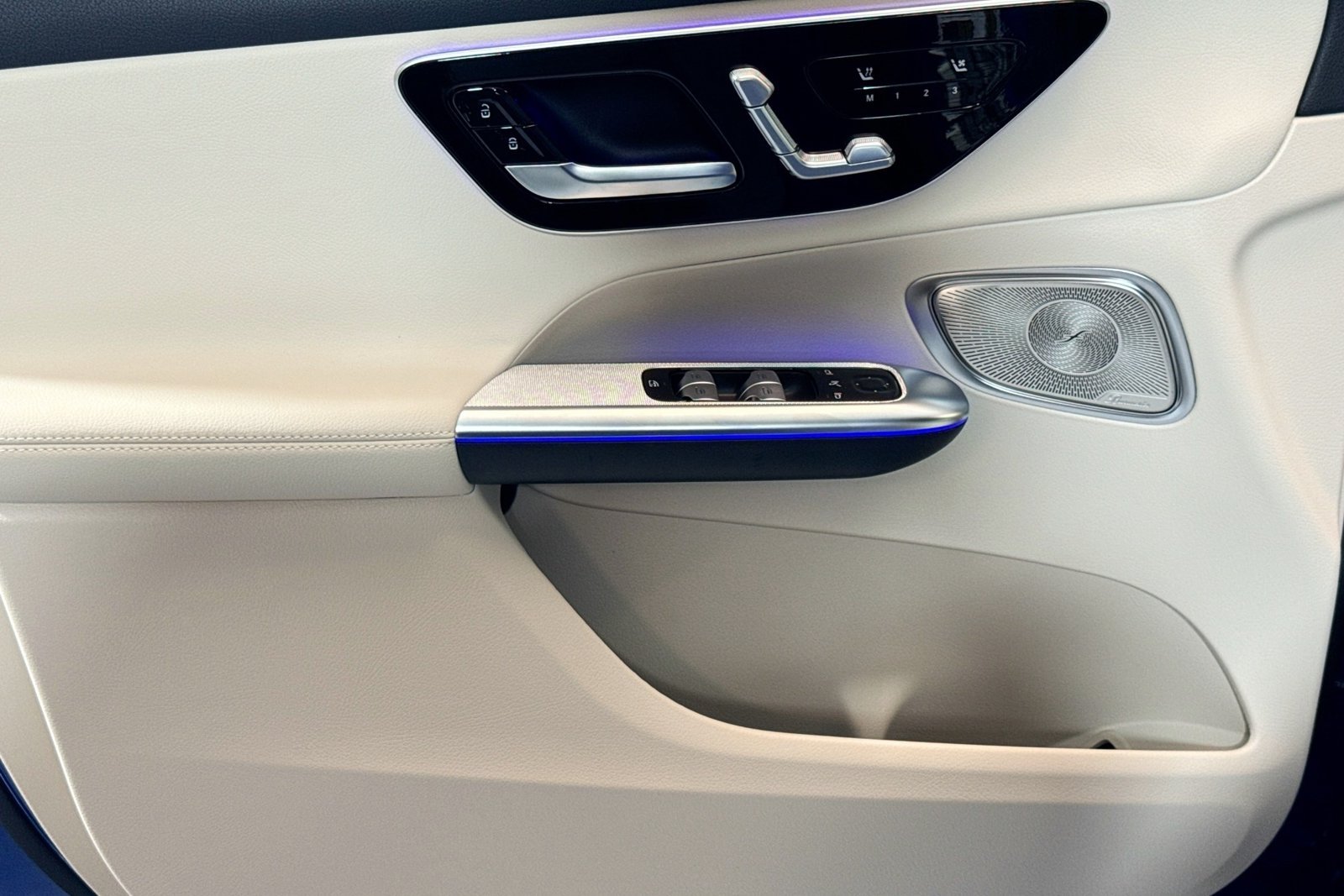 New 2026 Starling Blue Metallic Mercedes-Benz GLC 300 image 16