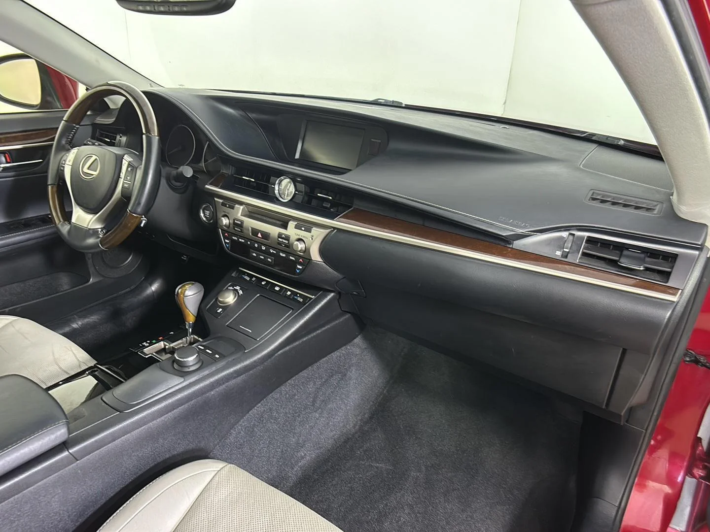 Used 2013 Matador Red Mica Lexus  image 22