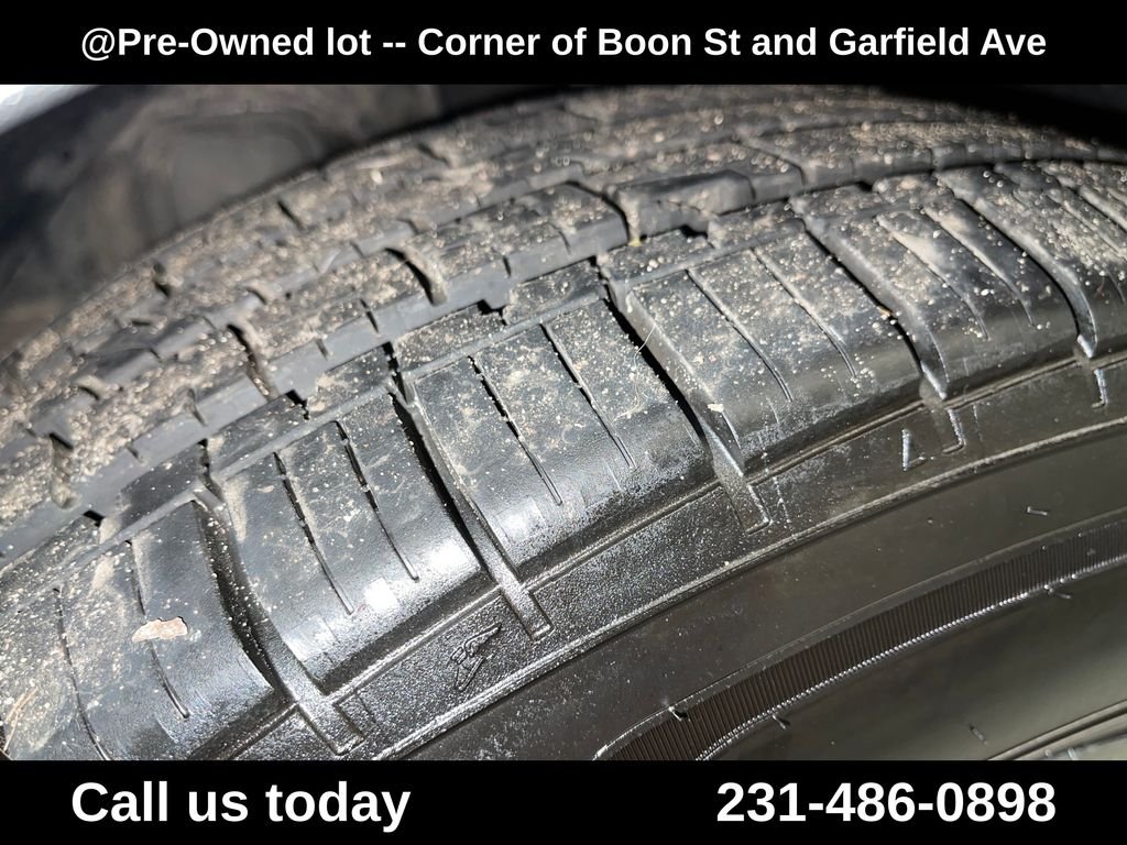 Used 2014 Gray Hyundai Base image 12