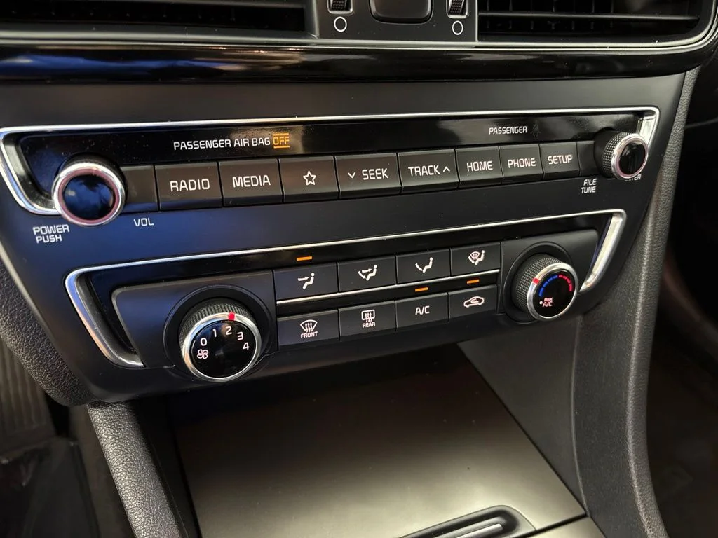 Certified Used 2019 Platinum Graphite Kia LX image 34