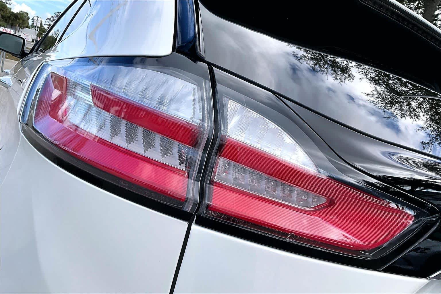 Used 2020 Star White Metallic Tri-Coat Ford Titanium image 29