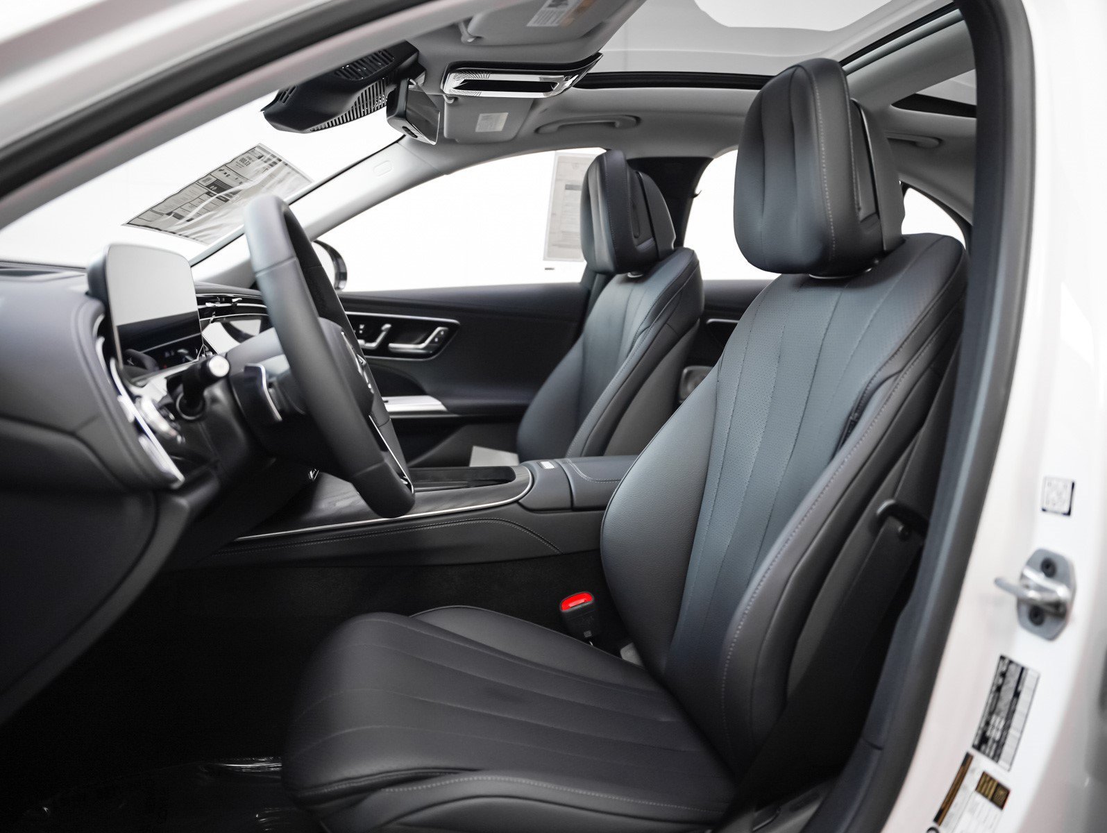 2026 Mercedes-Benz E-Class E350 - Photo 8