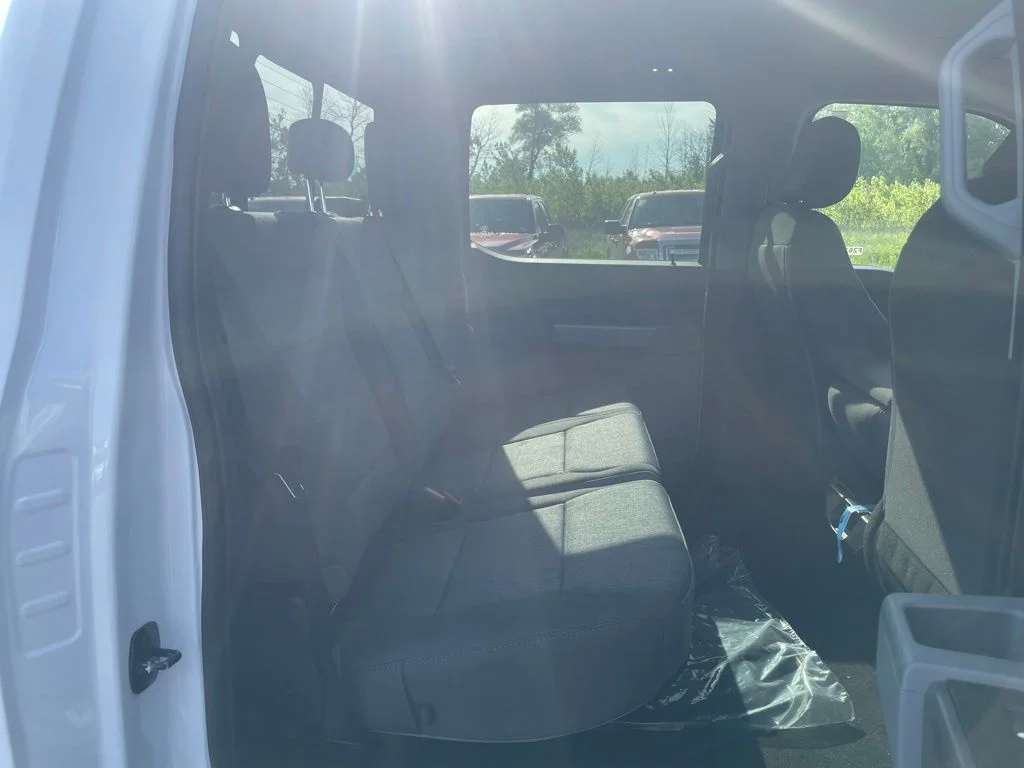 New 2026 Oxford White Ford F-350® XL image 30