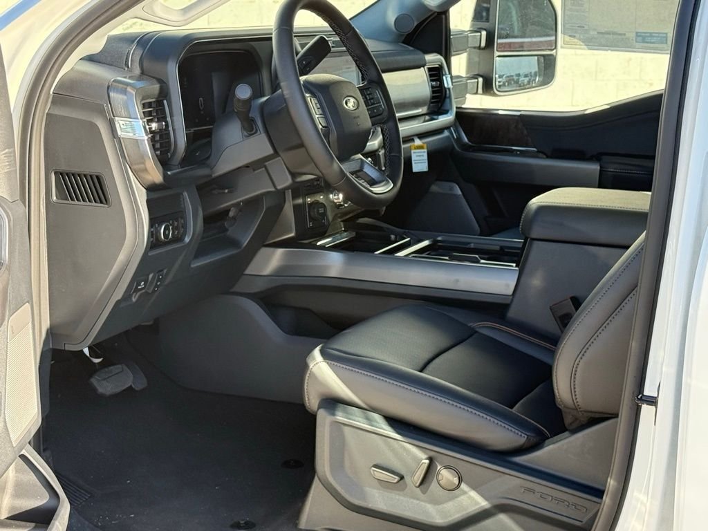New 2026 Star White Metallic Tri-Coat Ford F-250® Lariat® image 5