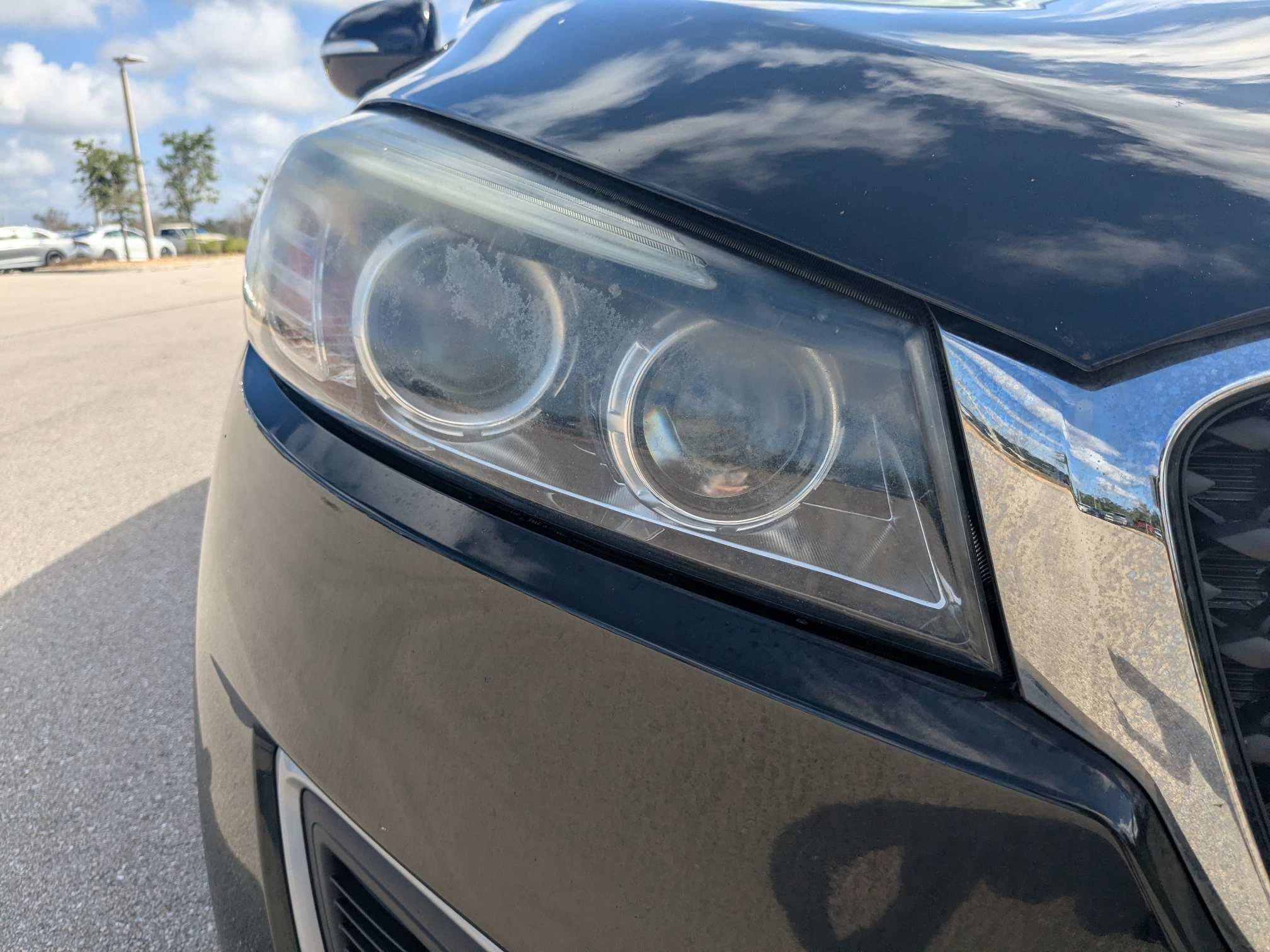 Used 2018 Ebony Black Kia L image 10