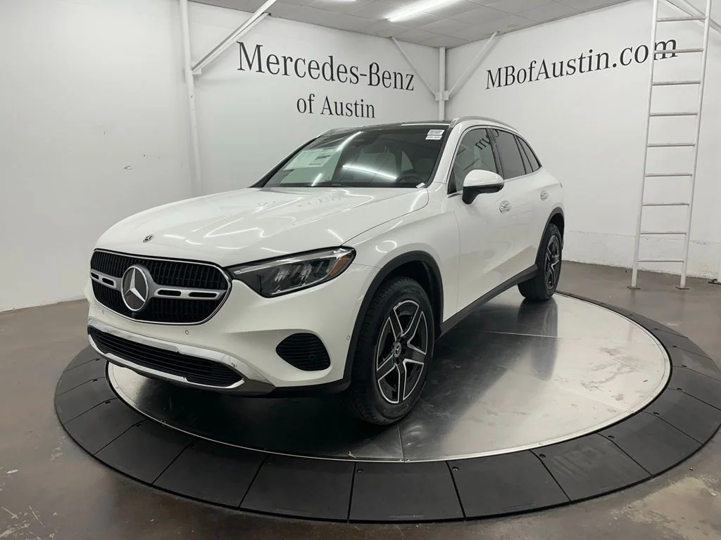 New 2027 White Mercedes-Benz GLC 300 image 3