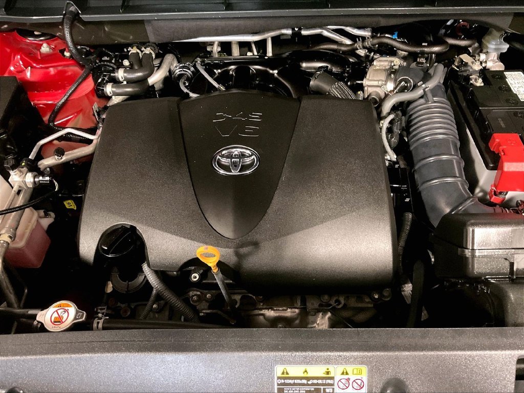 Used 2021 Pearl Toyota XLE image 35