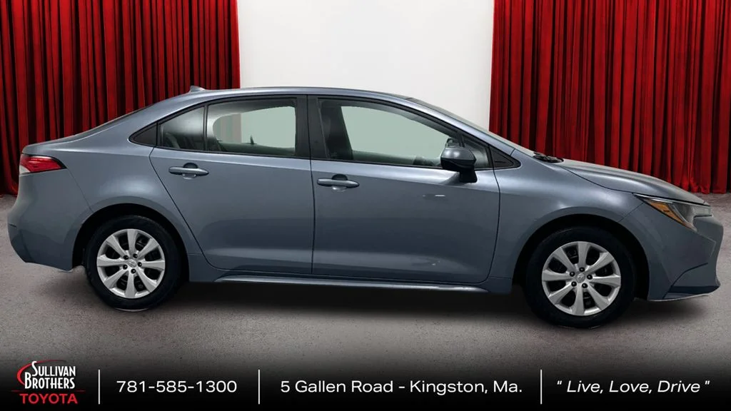 Certified Used 2021  Toyota LE image 4