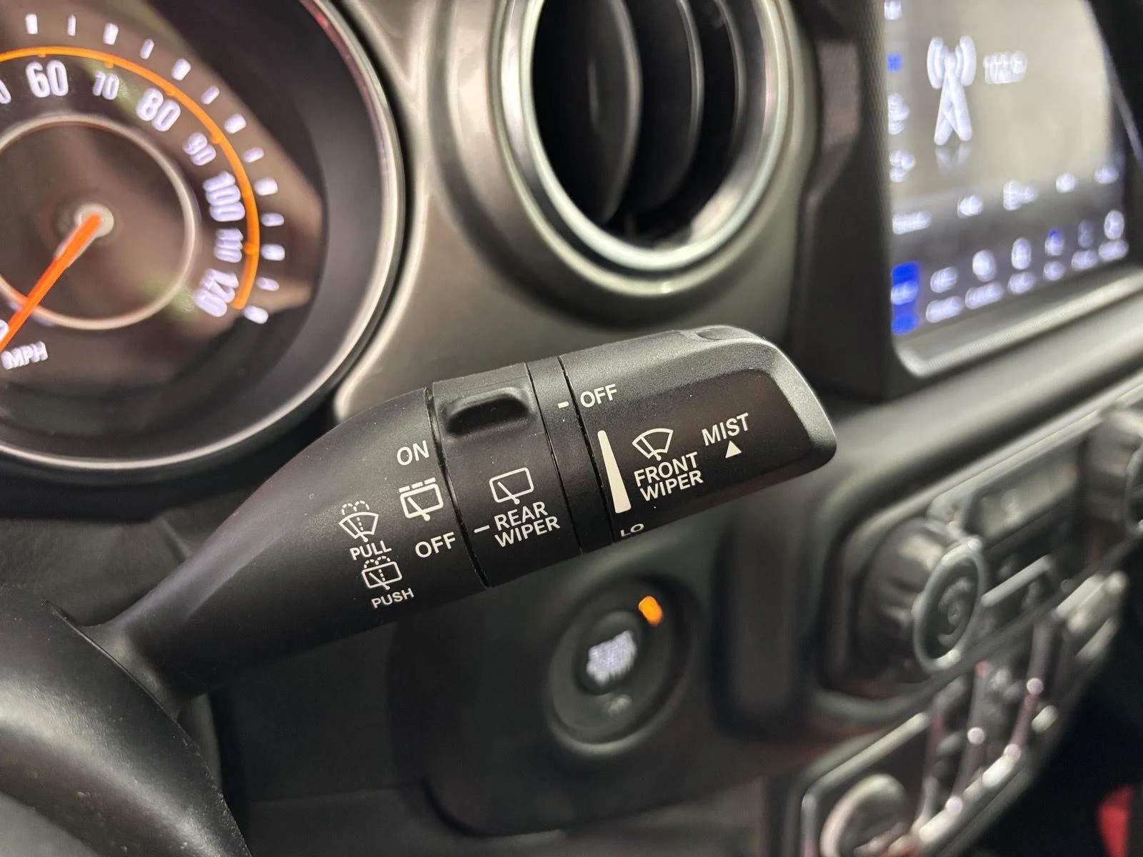 Used 2020 Billet Silver Metallic Jeep Sahara image 26
