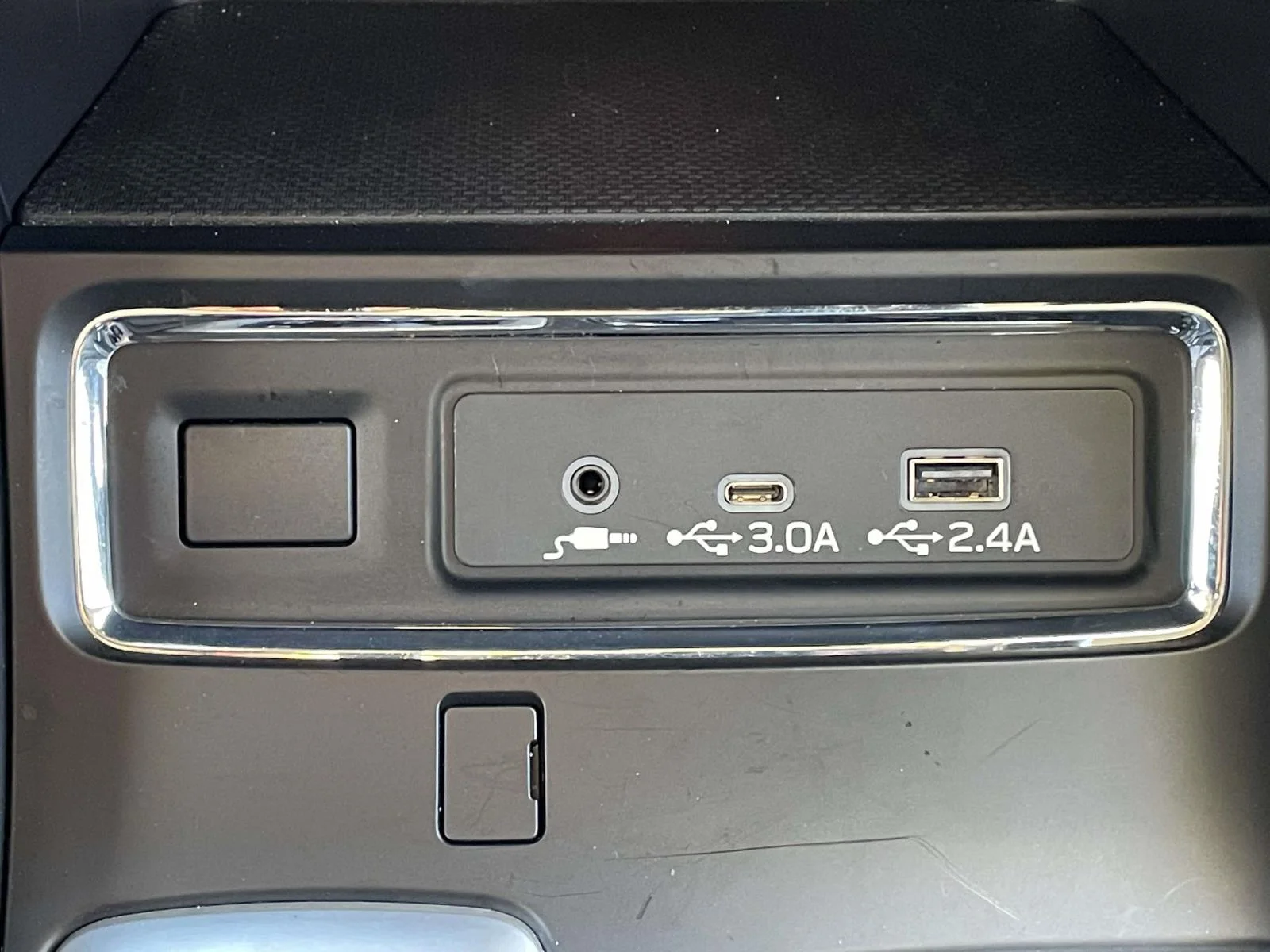 Used 2026 Crystal White Pearl Subaru Premium image 18