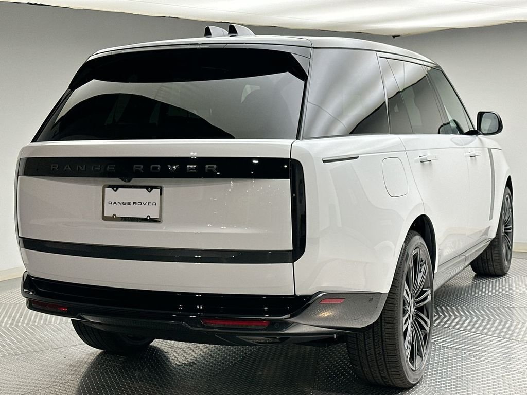 New 2027 Fuji White Land Rover SE image 3