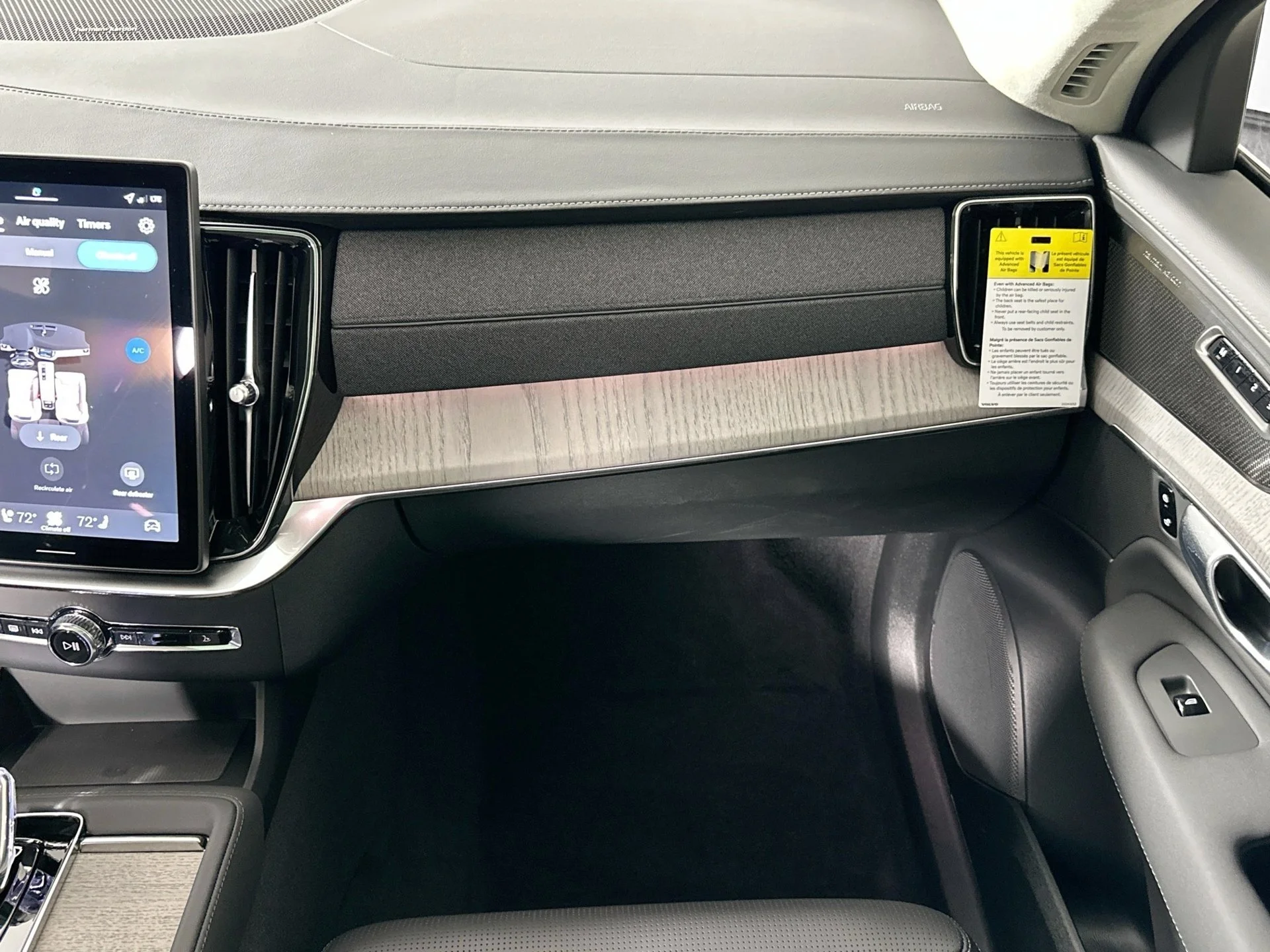 New 2026 Silver Volvo B6 Ultra image 25
