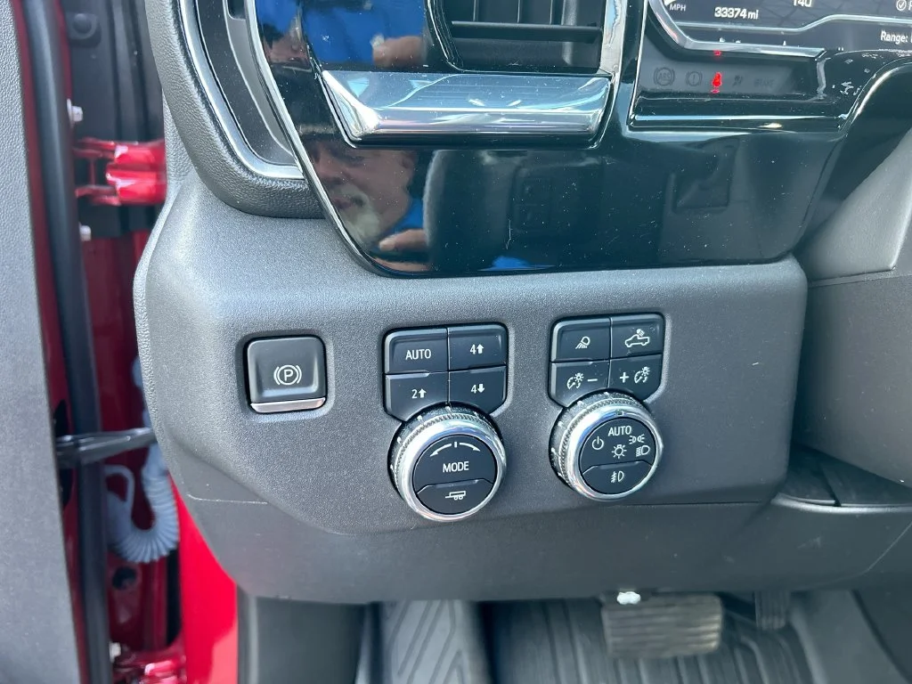Used 2024 Red GMC SLT image 18