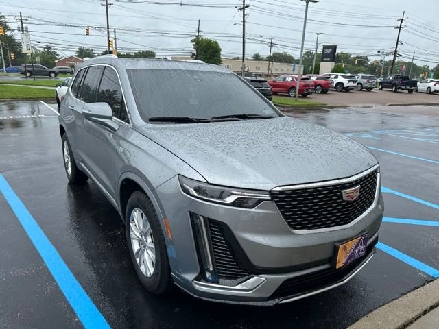 Used 2025 Silver Cadillac Luxury image 2