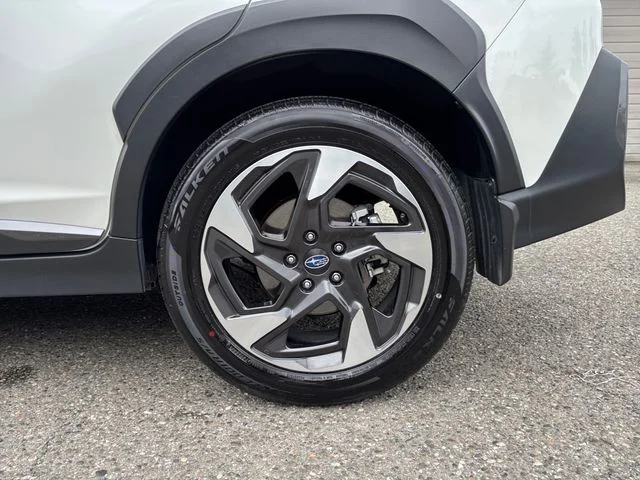 Certified Used 2025 Crystal White Pearl Subaru Limited image 29