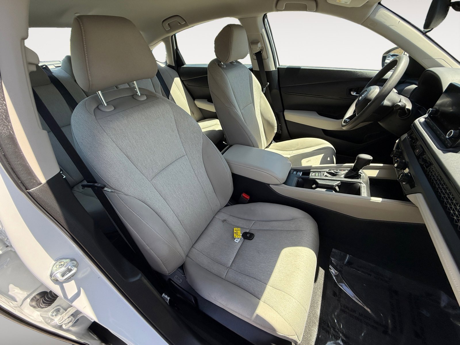 Used 2024 Platinum White Pearl Honda LX image 19