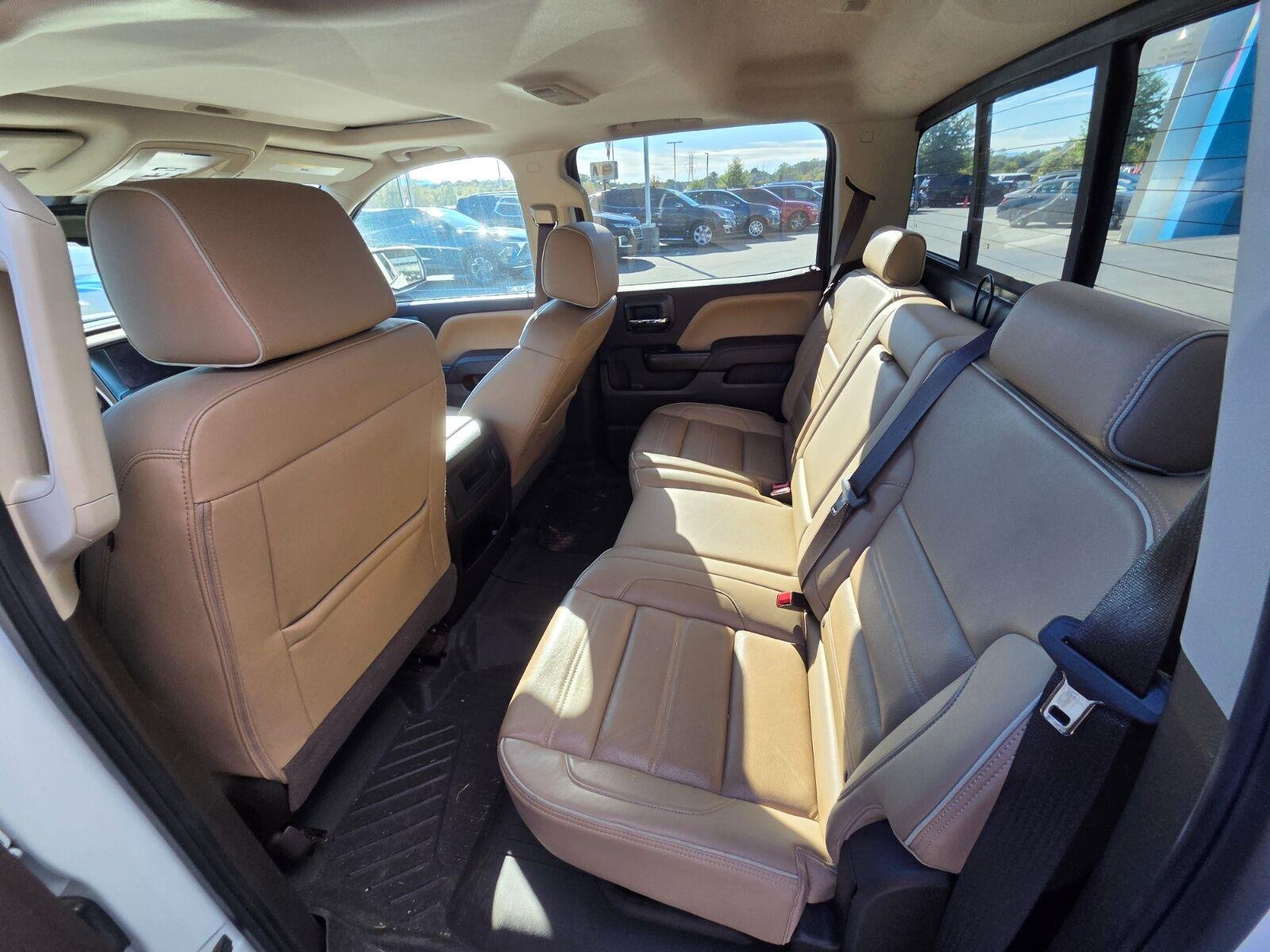 Used 2017 WHITE FROST TRICOAT GMC Denali image 11