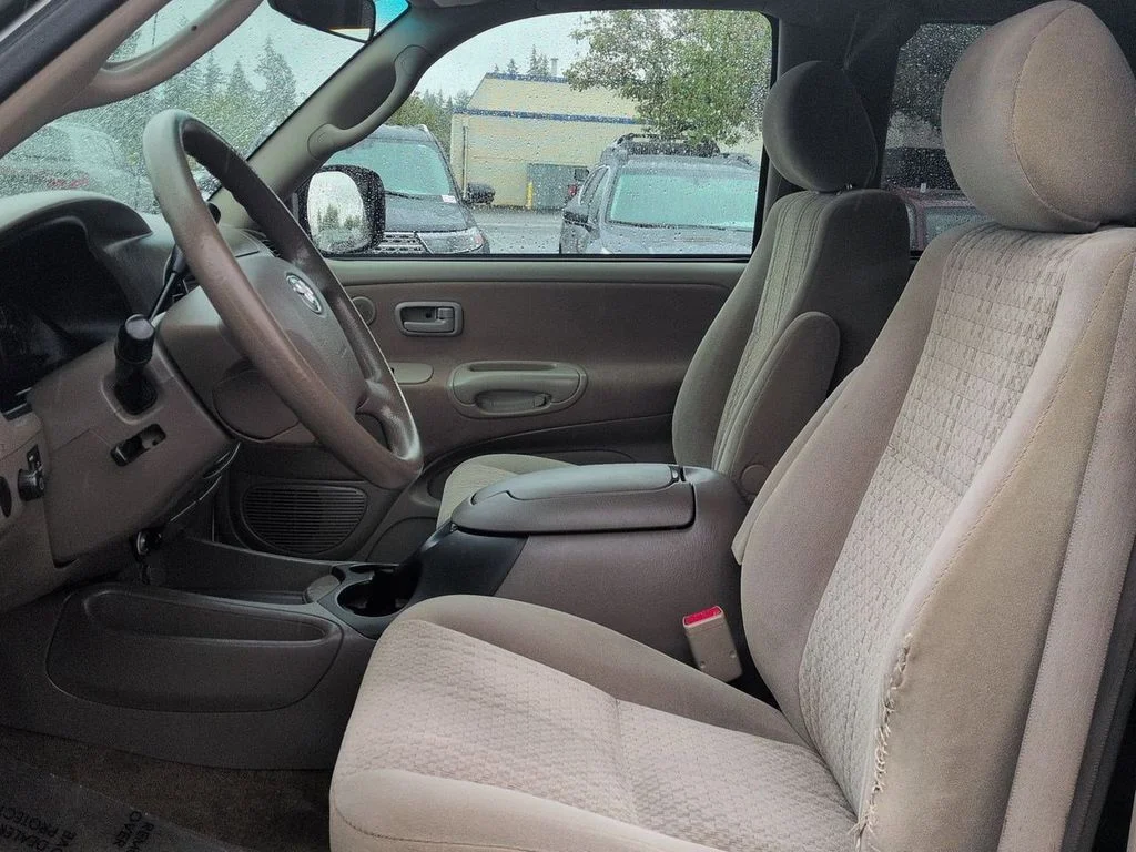 Used 2006 Natural White Toyota SR5 image 12
